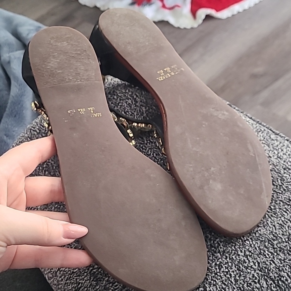 EUC Carrano Black Suede Clear Crystal Straps Gold Zipper Thong Sandals Sz 6 - Picture 6 of 7